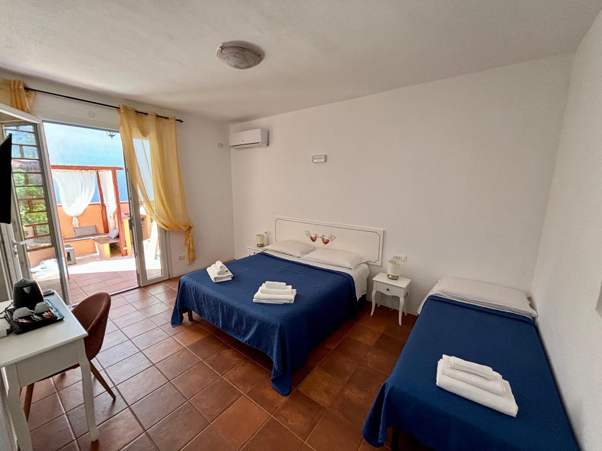 B&B De Janas La Caletta Exterior photo